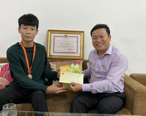 Tạ Công Khiêm – học sinh tiêu biểu của trường THCS Nguyễn Văn Bé