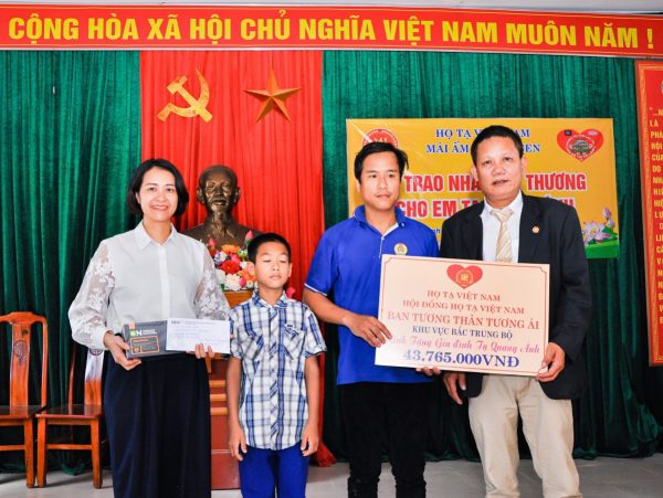 Chuỗi hoạt động tương thân tương ái và gắn kết dòng họ của Hội đồng Họ Tạ Việt Nam