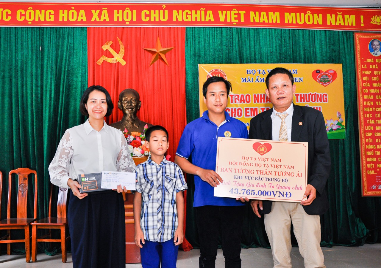 Chuỗi hoạt động tương thân tương ái và gắn kết dòng họ của Hội đồng Họ Tạ Việt Nam