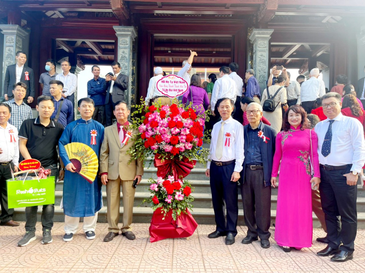 Dự lễ khánh thành nhà thờ tổ họ Bùi tộc Việt Nam