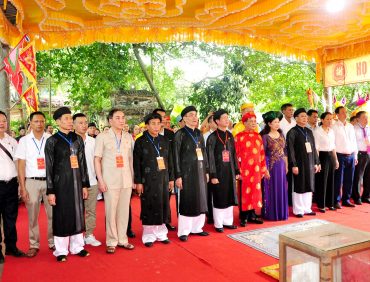 Hội đồng Họ Tạ Việt Nam tổ chức dâng hương tưởng nhớ Ngũ vị Đại vương và Nhị vị Thánh mẫu tại Phủ Điềm năm 2024
