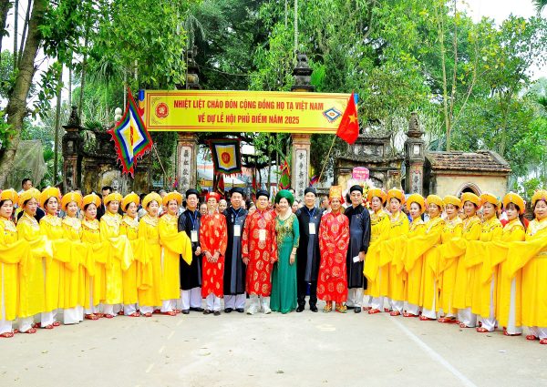 Lễ dâng hương tưởng niệm và tri ân các bậc viễn tổ họ Tạ Việt Nam