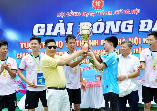 Tuổi trẻ Họ Tạ TP Hà Nội sôi nổi tổ chức Giải Bóng đá Giao hữu chào mừng 50 năm Ngày Giải phóng miền Nam, thống nhất đất nước (30/4/1975 – 30/4/2025)