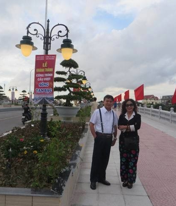Cây cầu ‘ông Thắng’ và nỗi niềm xin – cho